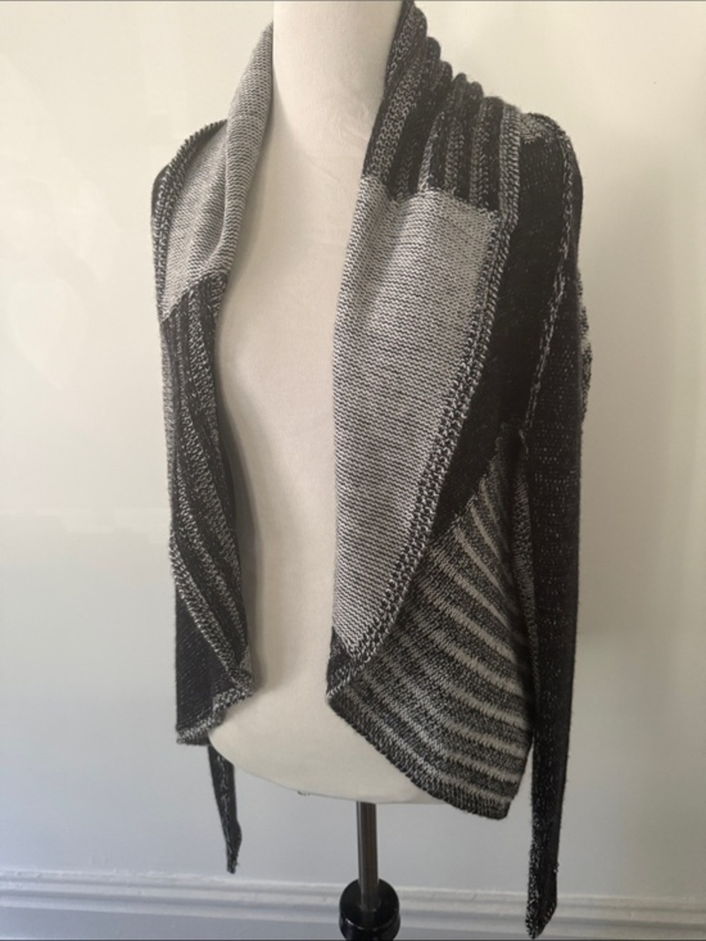 Cabi patchwork circle wool blend Black & Gray Open Front Knit Cardigan Sweater M